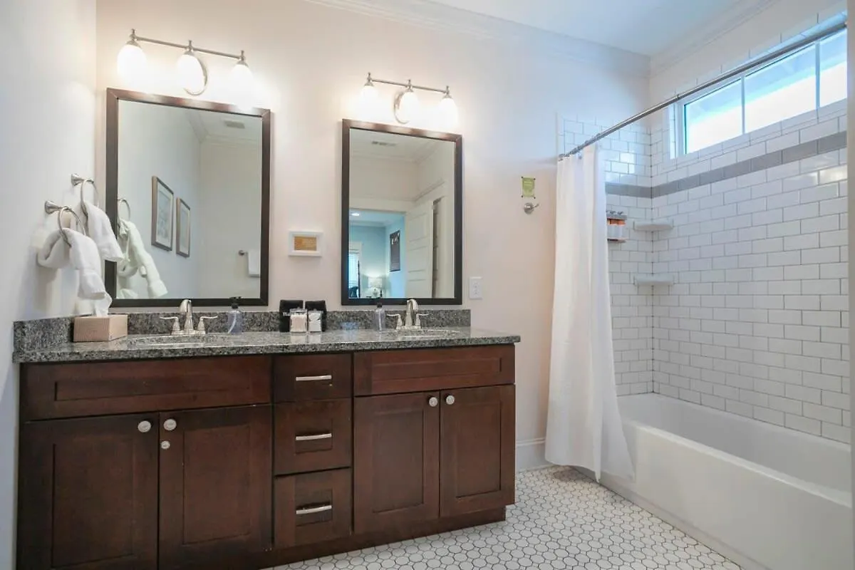 July Discount! Cottage Close To Downtown, Yard Nashville